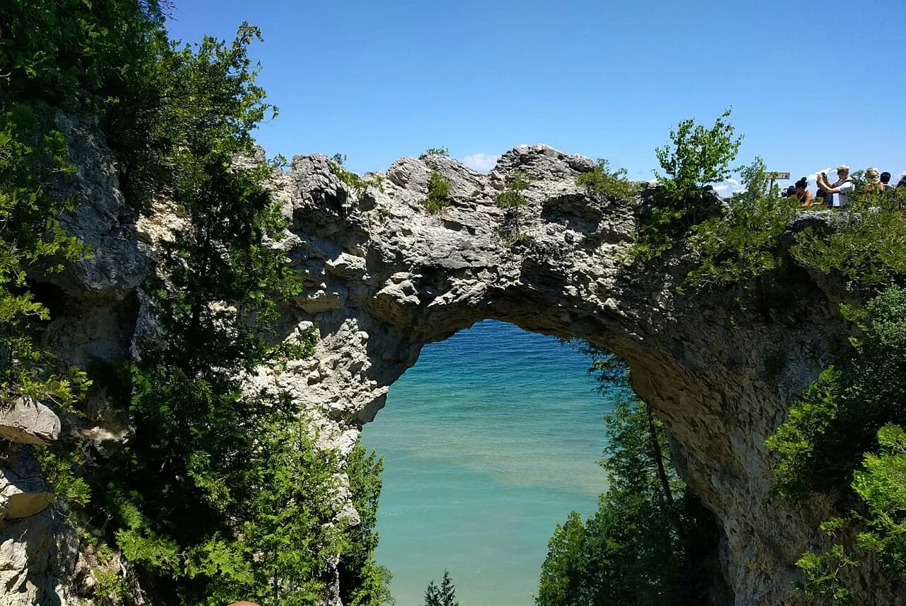 Best Time to Visit Mackinac Island: 2026 Seasonal Guide