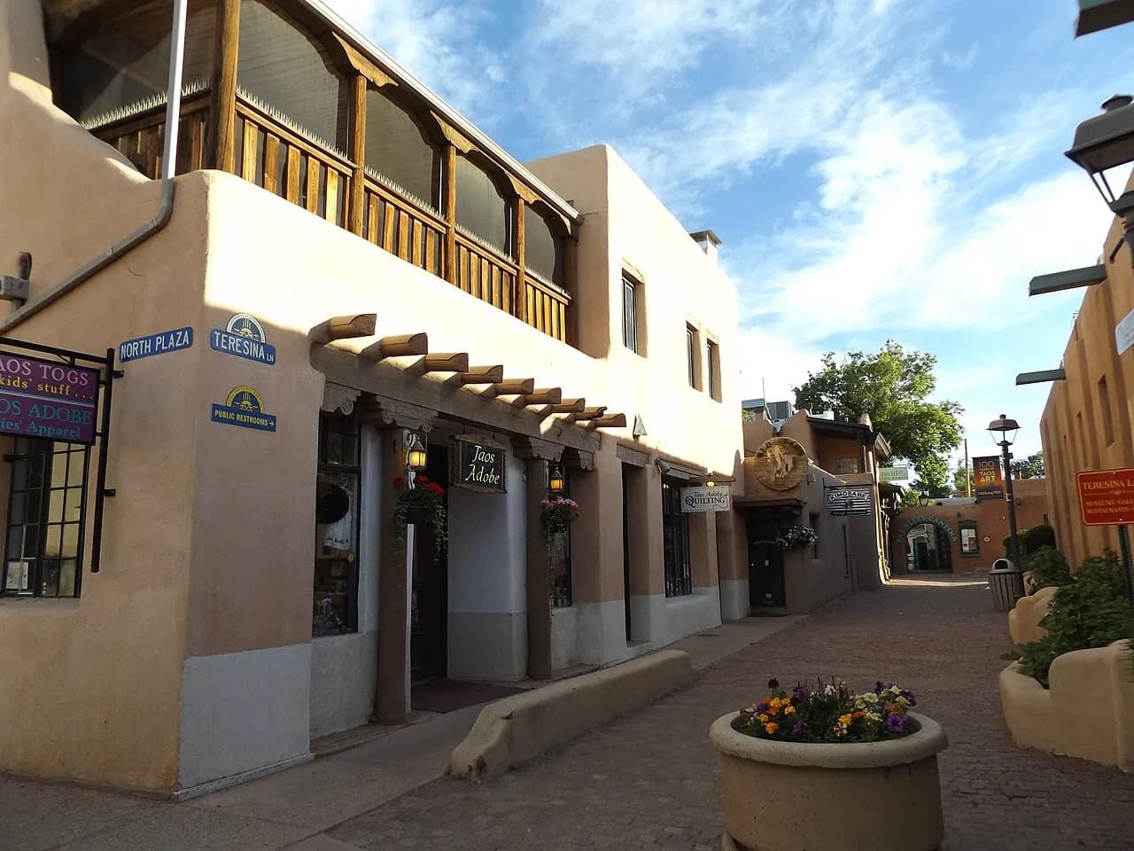 Best Day Trips from Taos for Scenic Drives, Hot Springs, and Mountain Towns