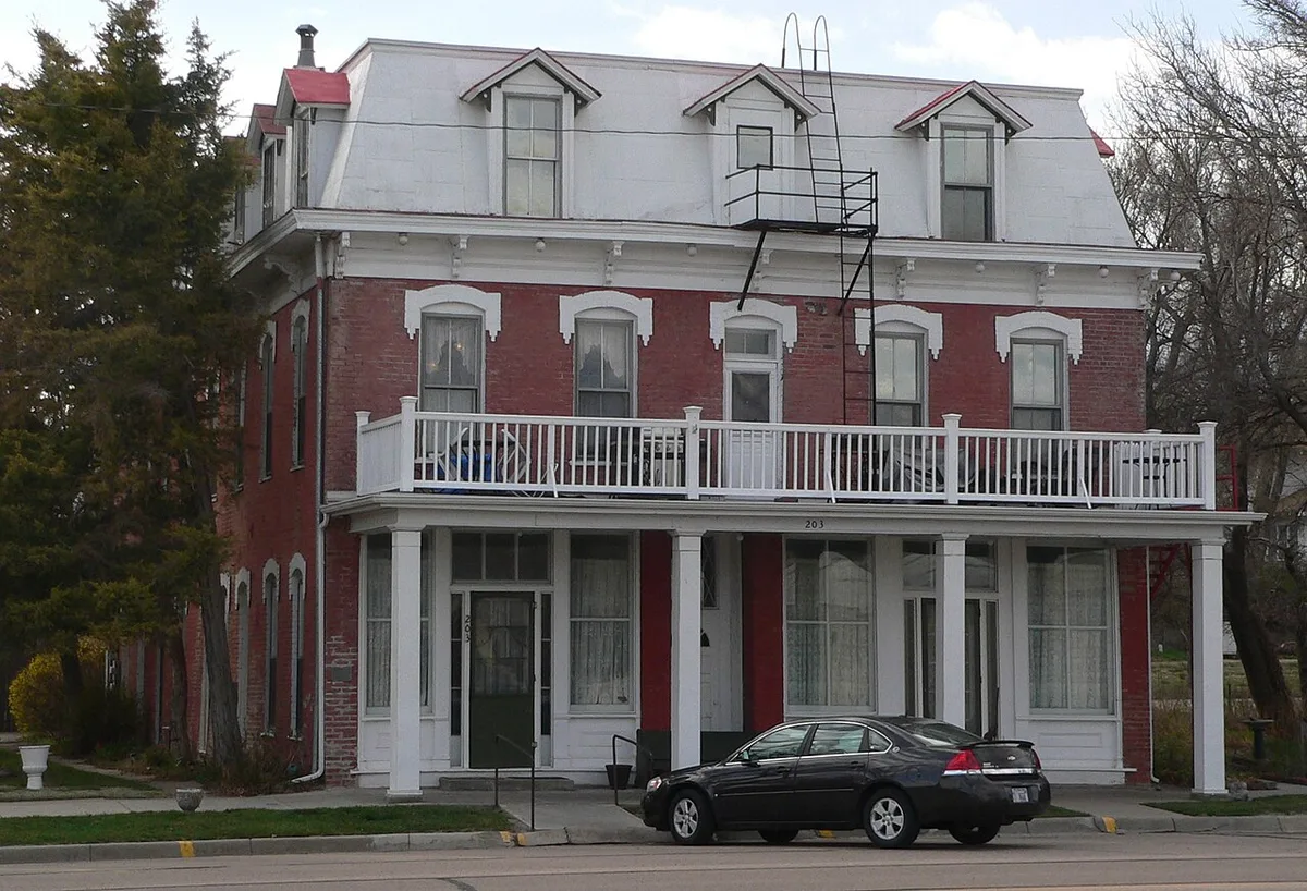 Cimarron Hotel (Cimarron KS) from SE 3 — 2