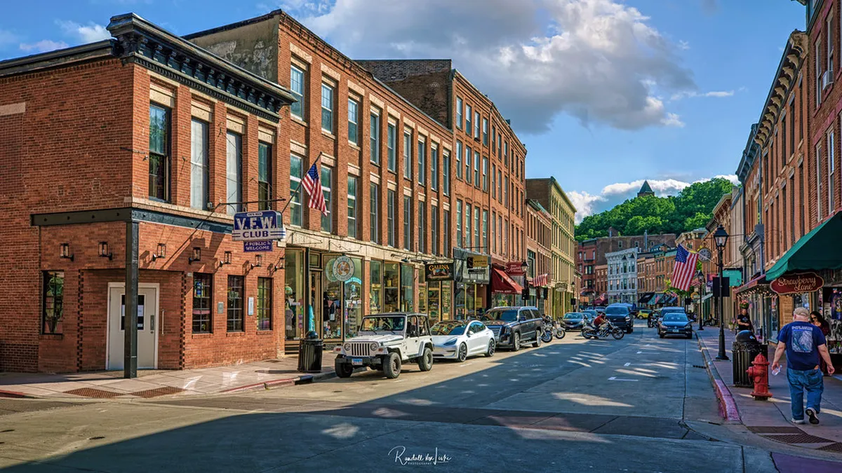 Small towns in Illinois and Wisconsin in Galena