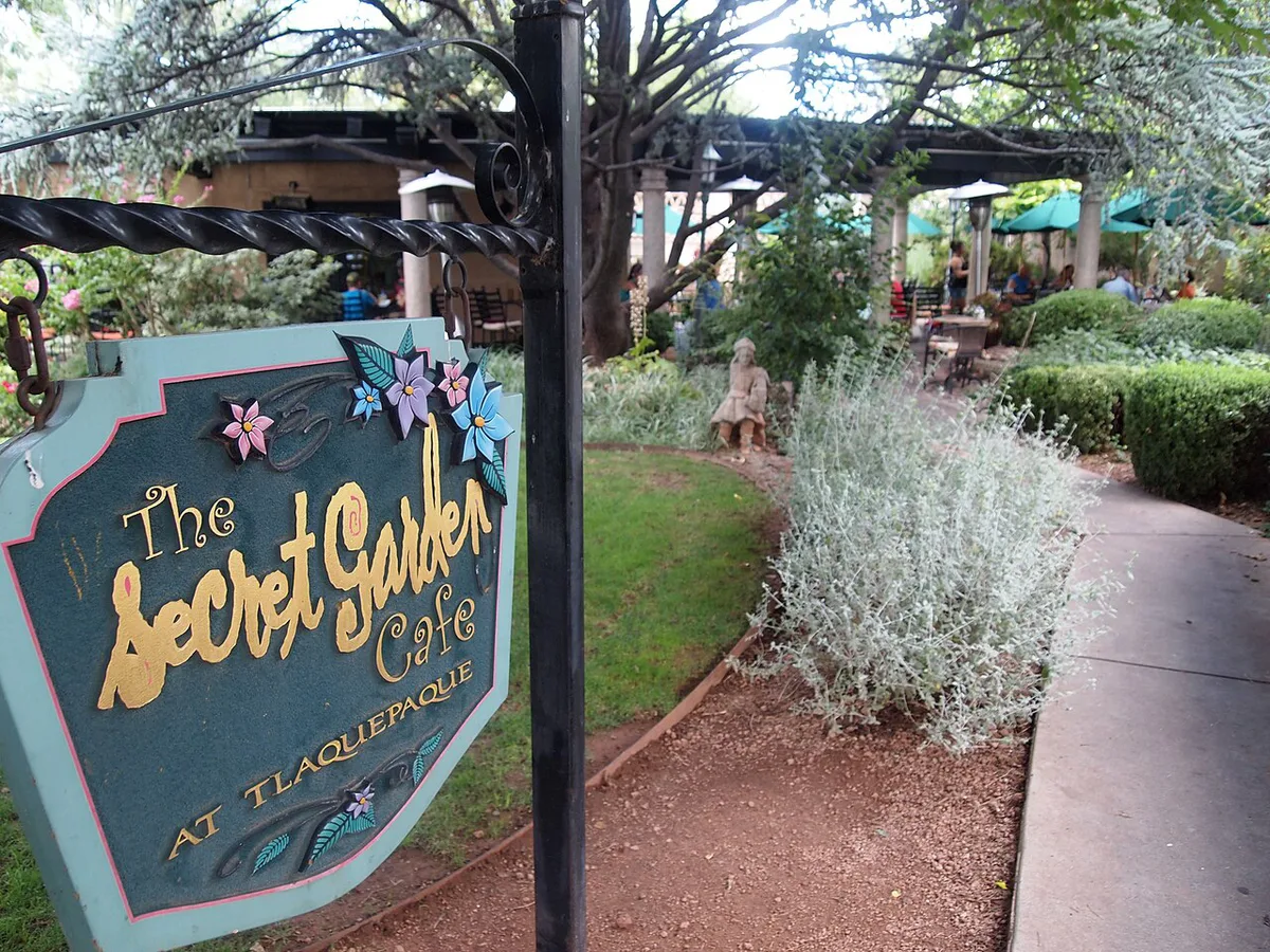 The Secret Garden Cafe (14884498124) — 2